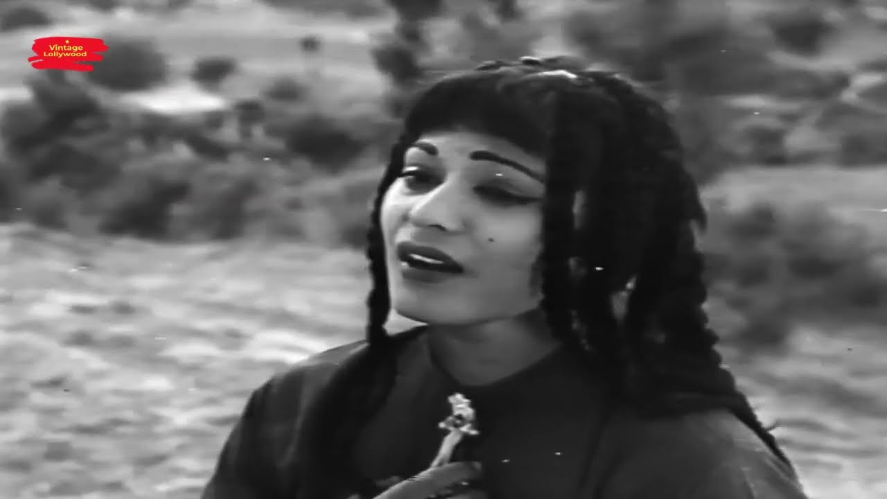 PIYA PIYA PIYA NA KOOK - NAHEED NIAZI SINGS FOR MUSARRAT NAZIR - FILM JHOOMAR