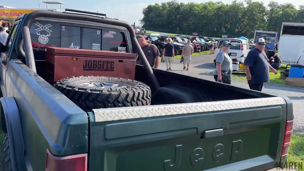 Awesome stance - Jeep Comanche MJ at the 2021 PA JEEPS