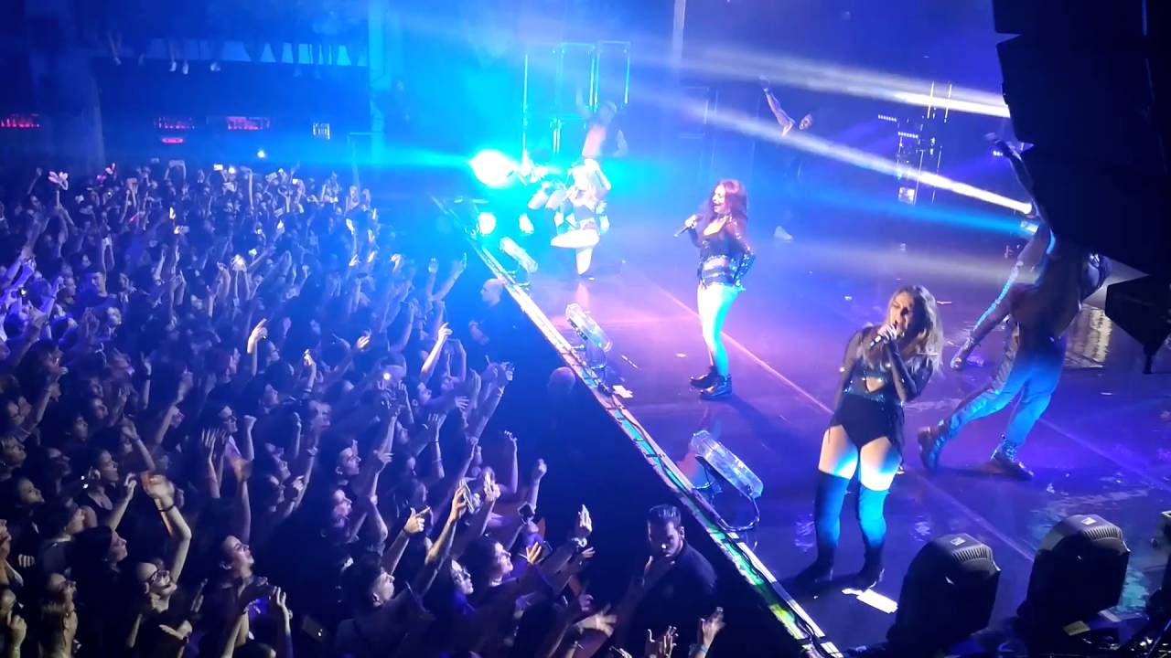 Little Mix Barcelona 24-06-16 SALUTE