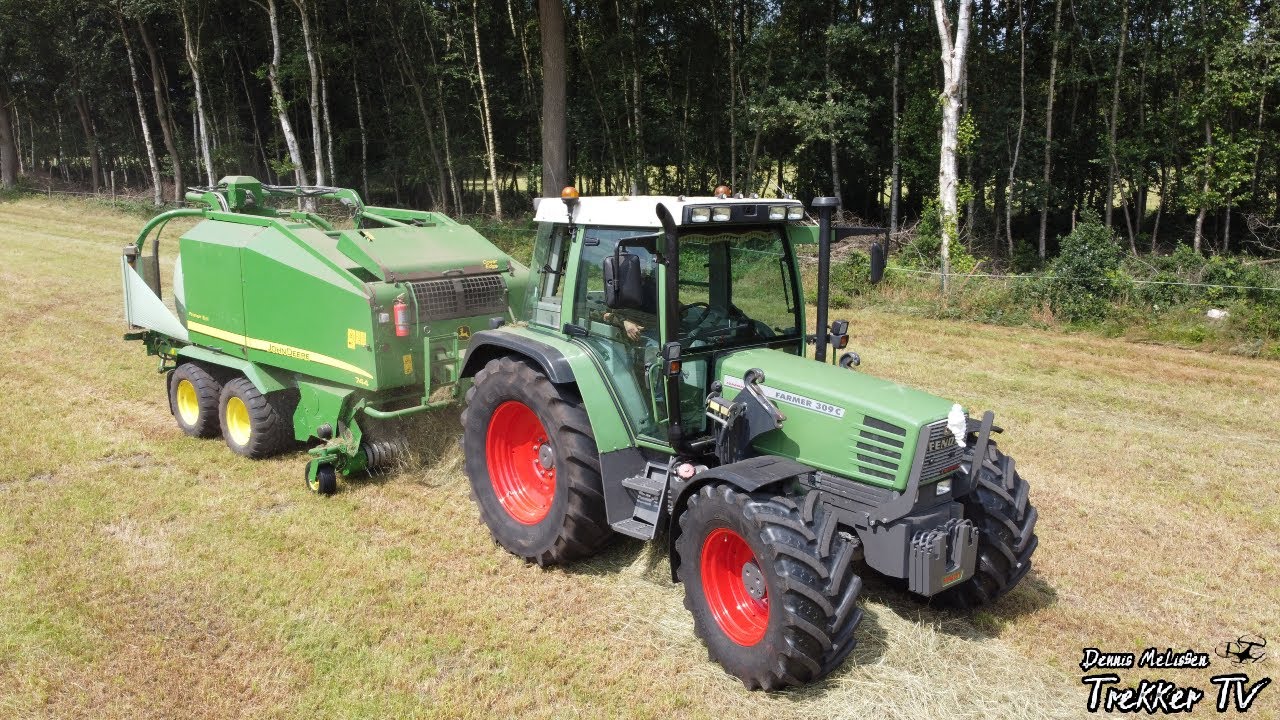 Pressing bales | Fendt 309c + John Deere 744 Premium | balen persen | Ermelo.