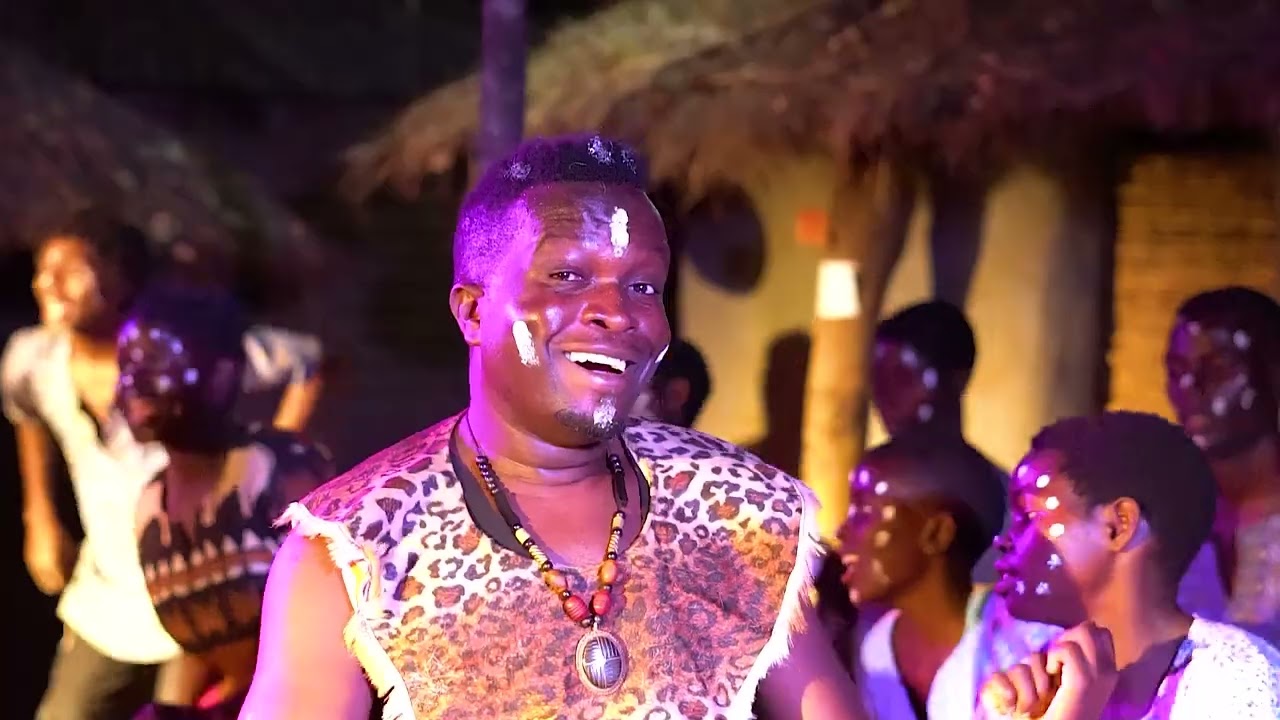 MPHUNGU SATAYA NTHENGA..BEN MICHAEL MANKHAMBA FT CHIGO DINGA NYASULU AND CHINGALIRE DANCING TROUPE