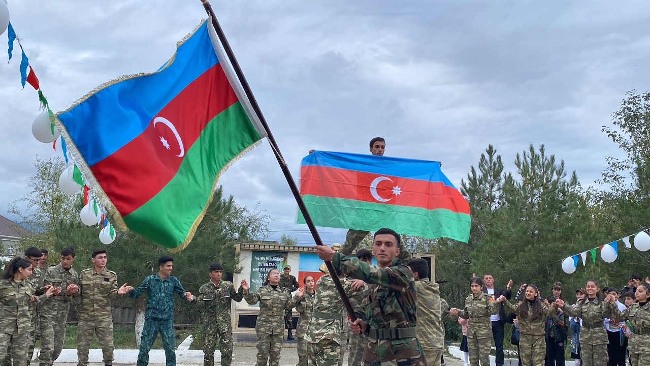 Siyəzən rayon S.Zeynalov adına Böyük Həmyə məktəbi! 11-ci sinif  Fləşmob