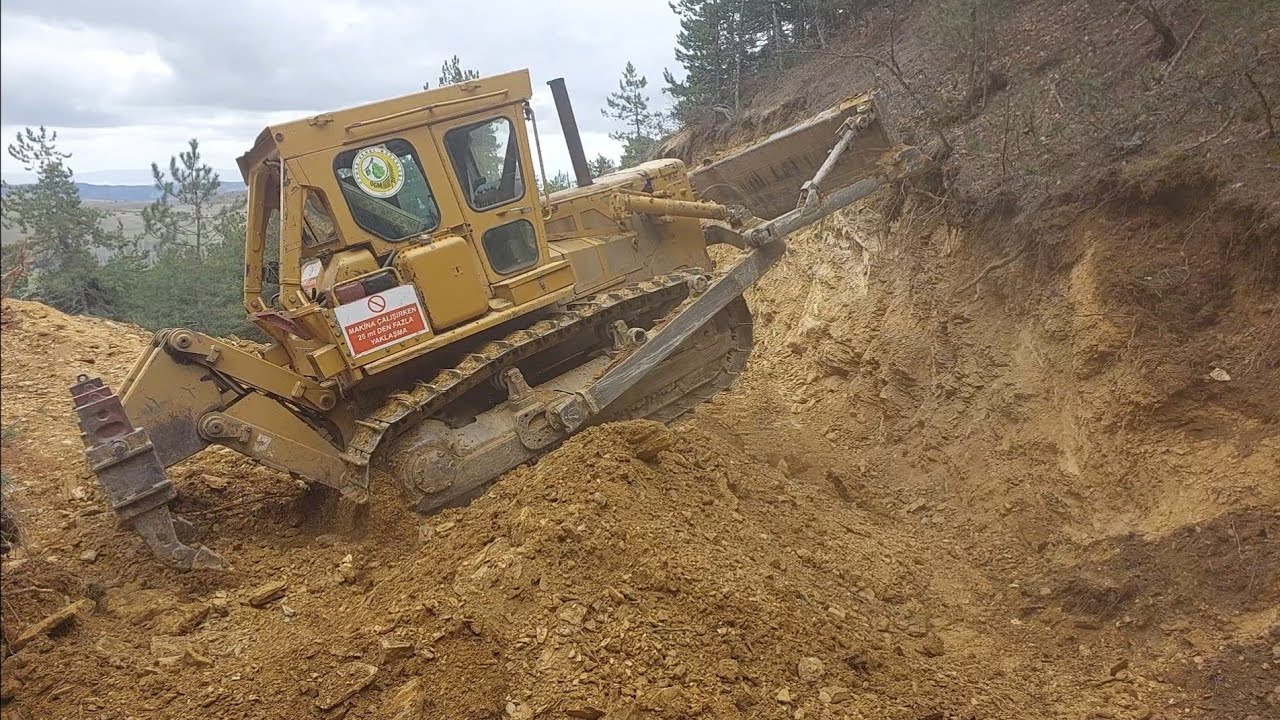 CATERPİLLER D7 DOZER~MST EXCAVATOR~ORMAN YOLU~FOREST ROAD~#keşfet #buldozer #dozer #nasılyapılır