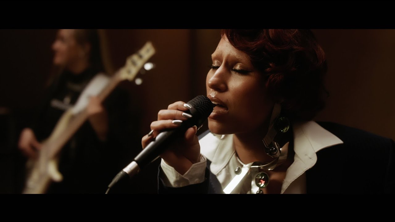 RAYE - The Thrill Is Gone. (Live at Metropolis Studios)
