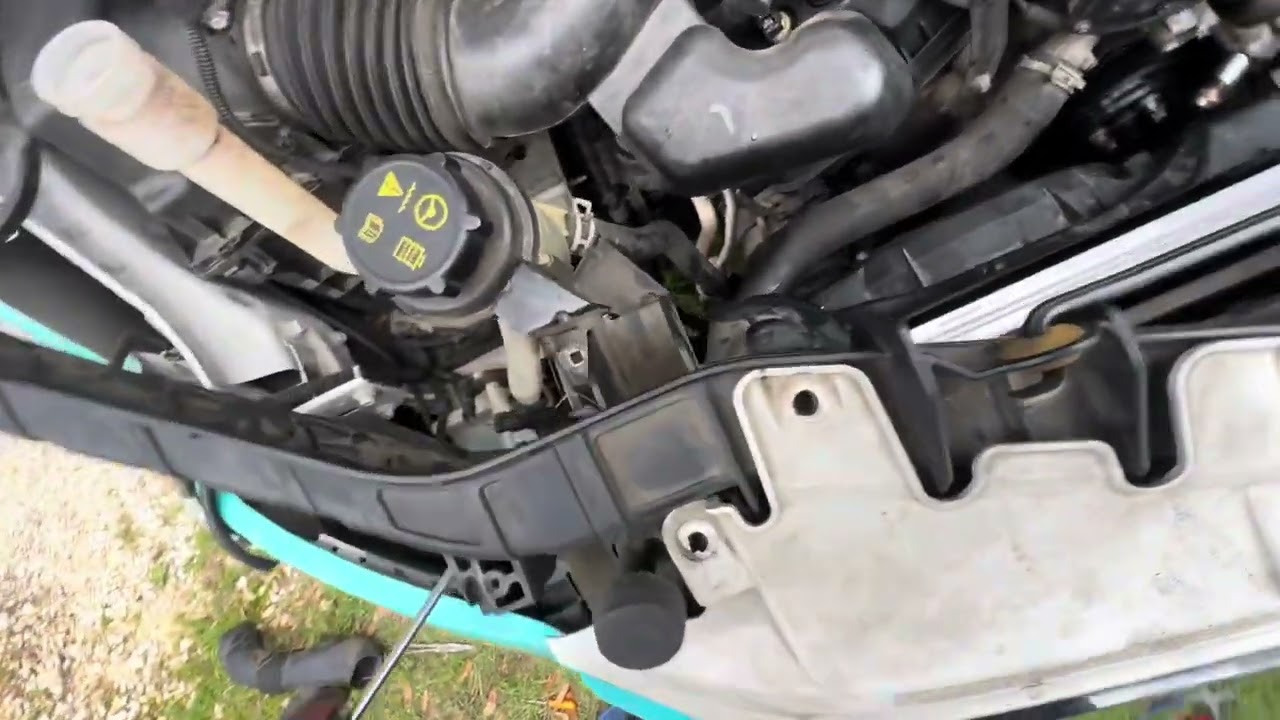 Замена радиатора Ford Transit #вирусноевидео #вирусныекороткиевидео #механик #fyp #сделайсам #сме...