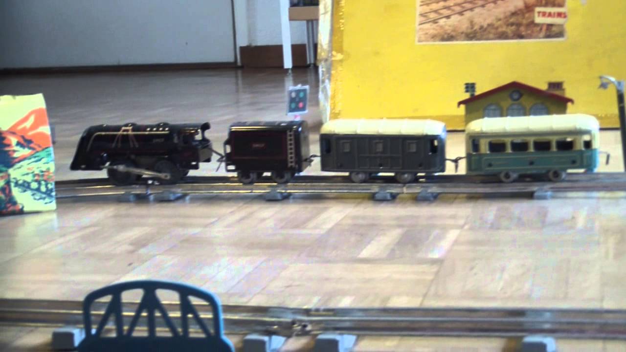JEP 0 Gauge small wind up trainset