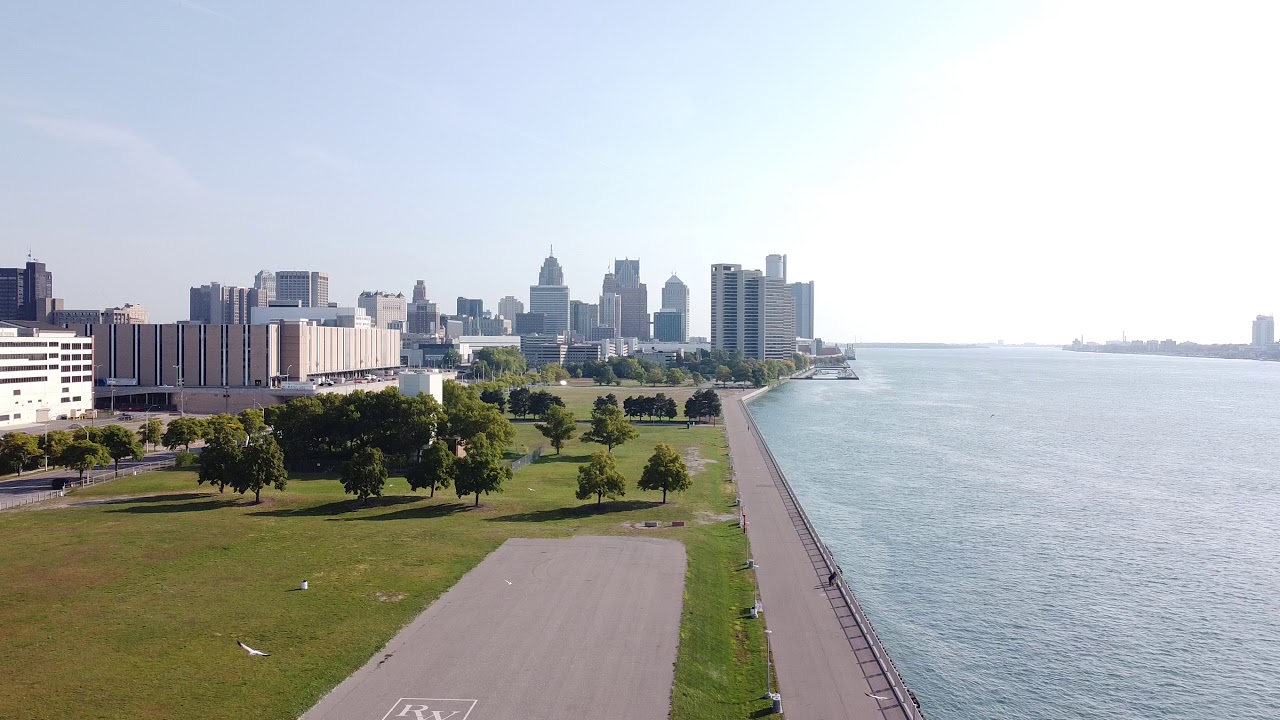 Detroit River &bull; 4K Drone &bull; Free Stock Footage &bull; The Drone World 🚁🌍