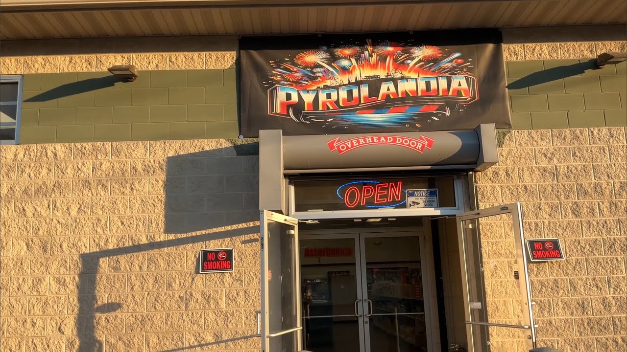 Firework Shopping for the 4th at Pyrolandia! Vlog