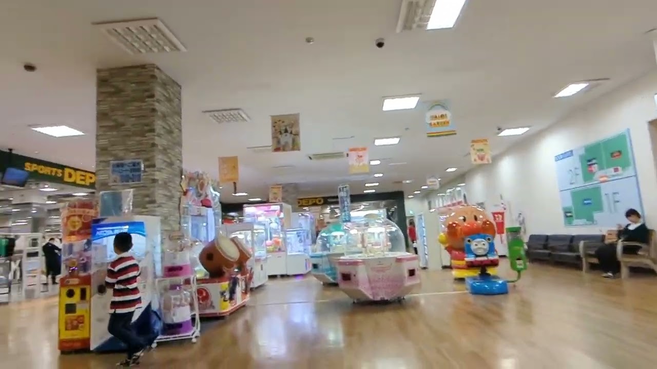 府中四谷ショッピングセンター　エスカレーター　上り