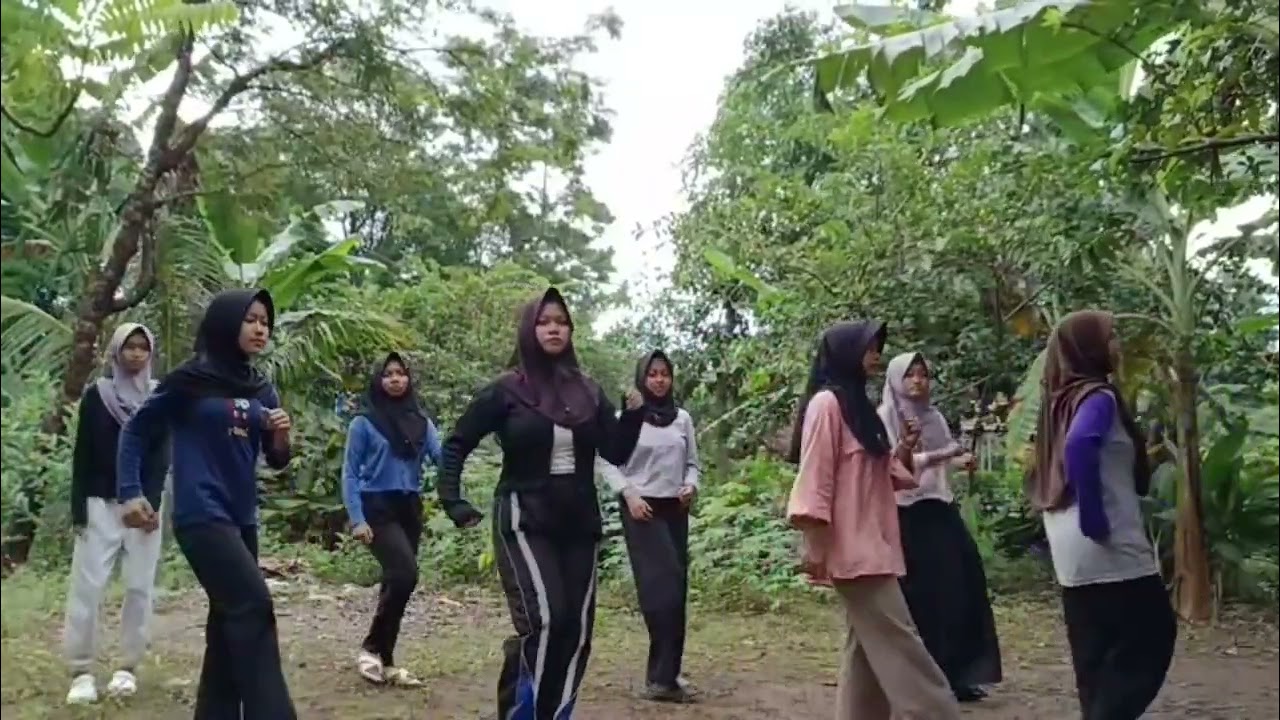 tugas pjok {senam pica-pica} tonton sampai akhir teman'.. thank you #smpn1pagerbarang #kls9Asmstr2