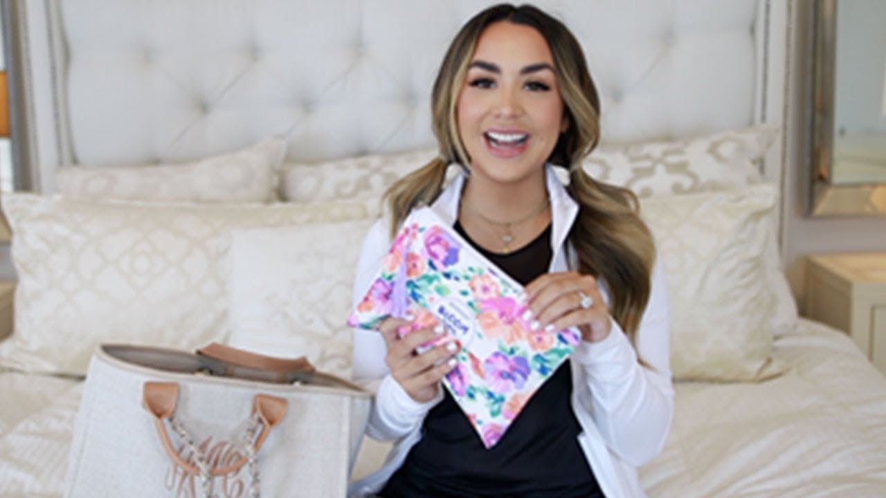 On-The-Go Makeup Bag Essentials with Alex Garza | EcoTools