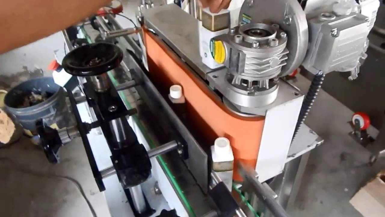 Square Bottle Wrap Around Labeling Machine