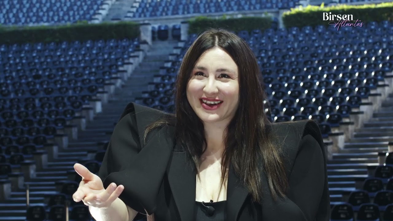 Yasemin Sakallıoğlu: Gösteri öncesi sahnenin her yerine dokunur, 'Burası benim evim