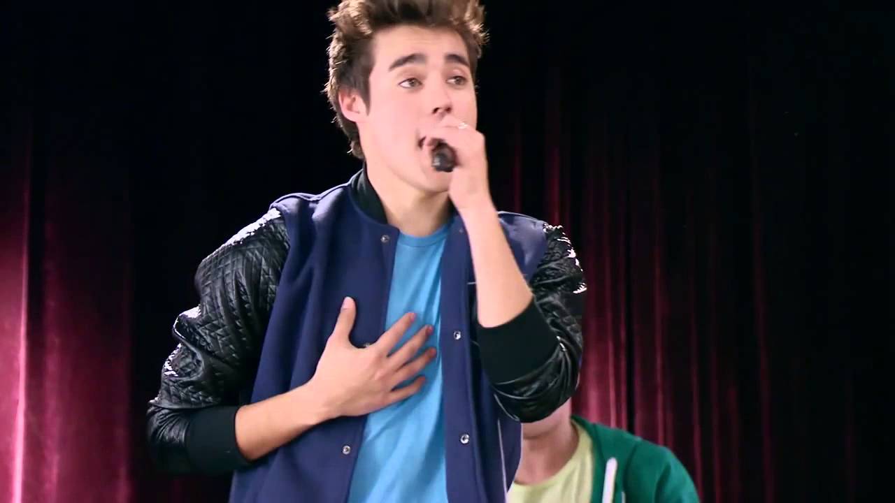 Violetta 3 - Los chicos de Boys Band cantan Ven Con Nosotros