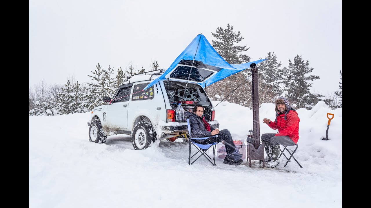 Lada Niva Snow Camping