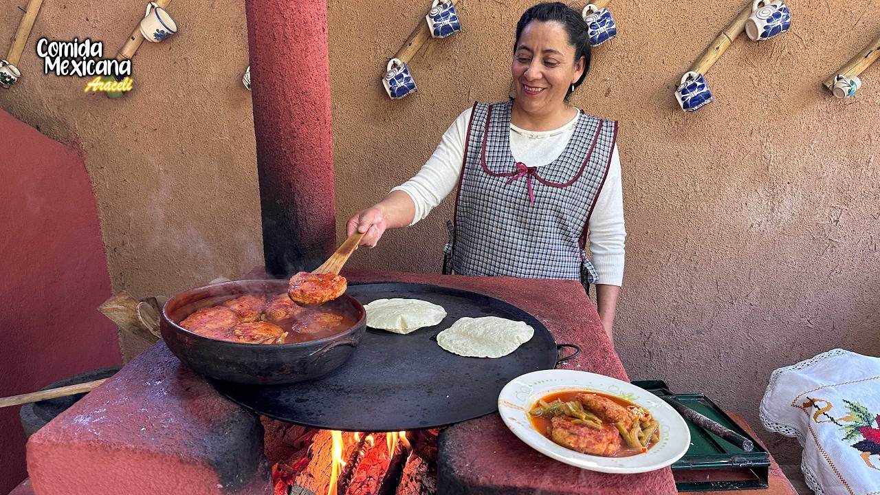 Si Tienes Arroz Prepara Estas Tortitas De Arroz Con Queso y Nopales en Chile Rojo Receta de Cuaresma