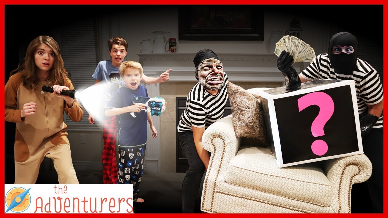 Villains - Robbers Are In Our House! / That YouTub3 Family I The Adventurers