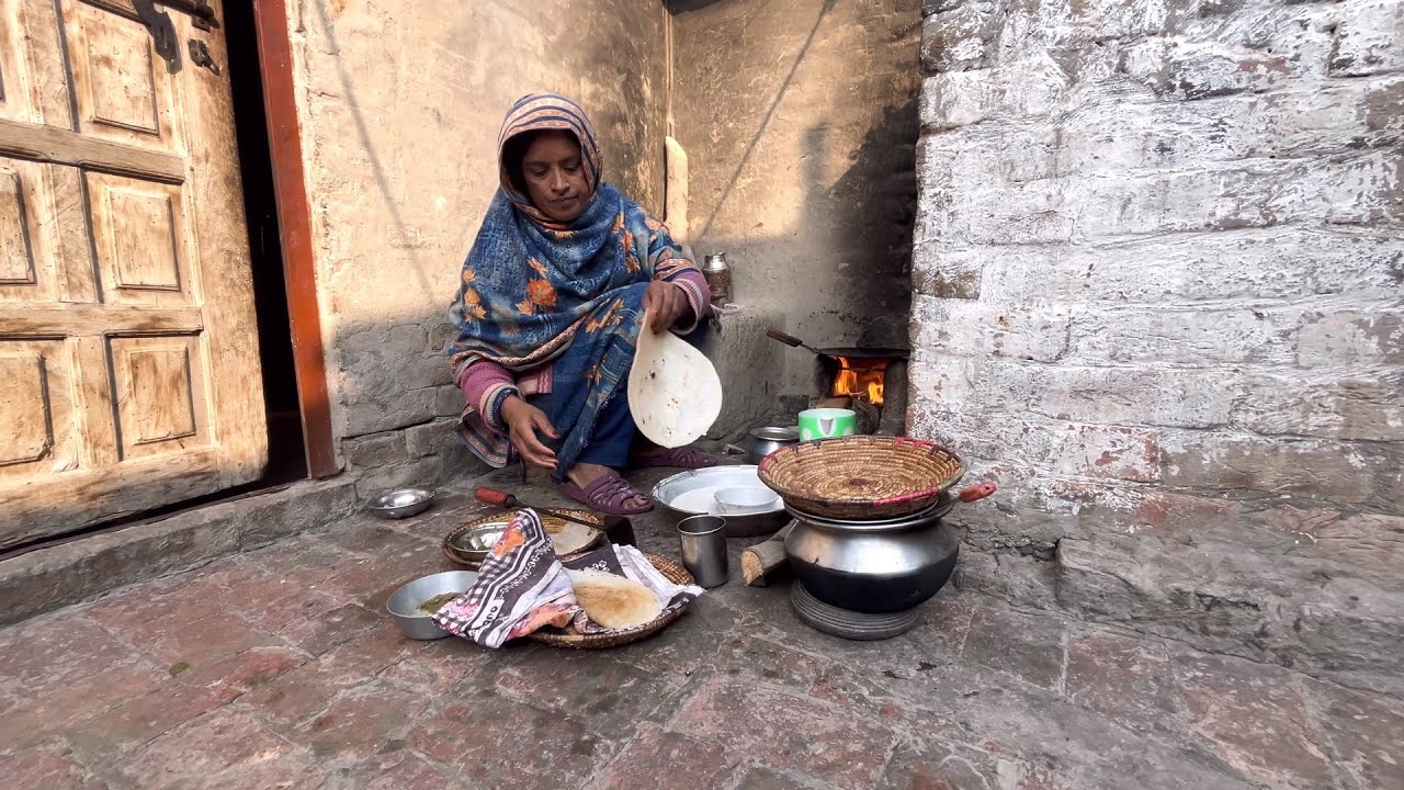My favorite breakfast with chawal ki roti | Village family life | Daily routine | Woman life 