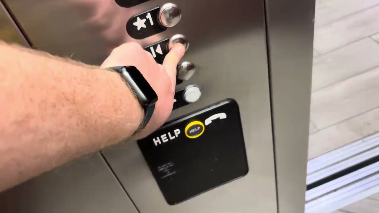 ThyssenKrupp Aurora Oildraulic Elevator at Comfort Suites
