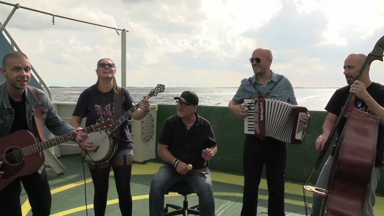 TOBACCO playing I'm Going Down To North Carolina