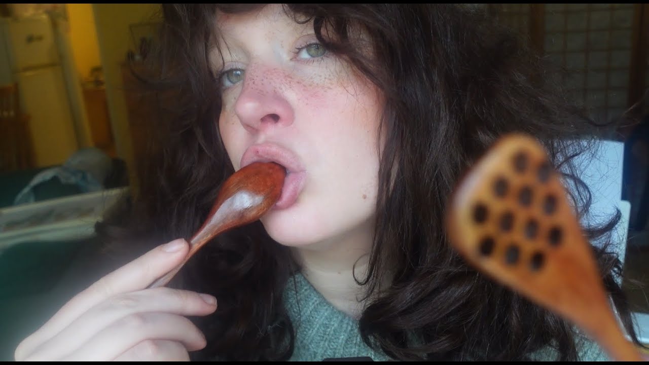 wooden spoon mouth sounds, no talking (ASMR and honeyspoon)