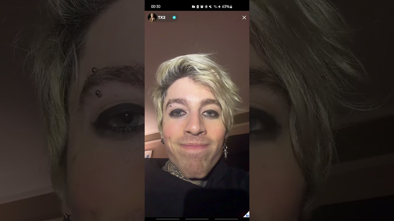Watch the tiny guy yapp and being h1gh in space xD TX2 Tiktok stream 14/12/2025