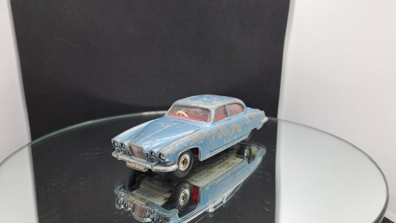 Литая реставрационная модель Dinky Toys Jaguar MK 10 № 142. 1962/69