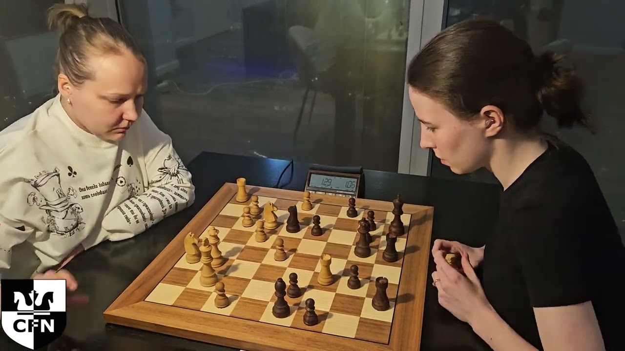 Game on seconds! Gunina V. (2320) vs Yurasova D. (2079). Chess Fight Night. Blitz