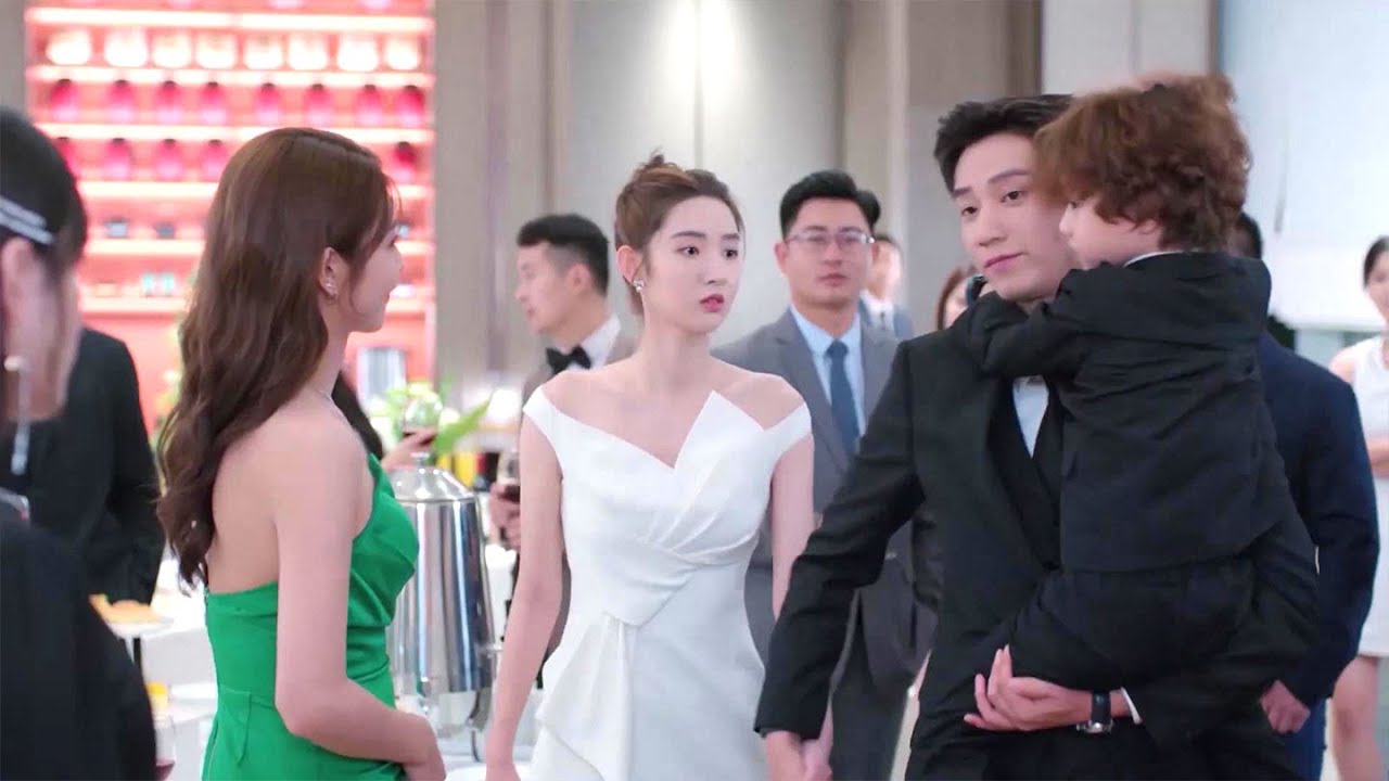 Movie | 他是我的兒子！心機女羞辱灰姑娘母子，怎料霸總突然出現，當眾宣佈驚呆全場！#你給我的喜歡#TheLoveYouGiveMe