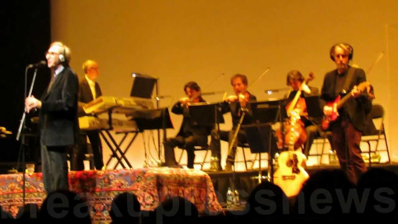 Franco Battiato, Bandiera Bianca e Up Patriots to Arms, live at Barbican London