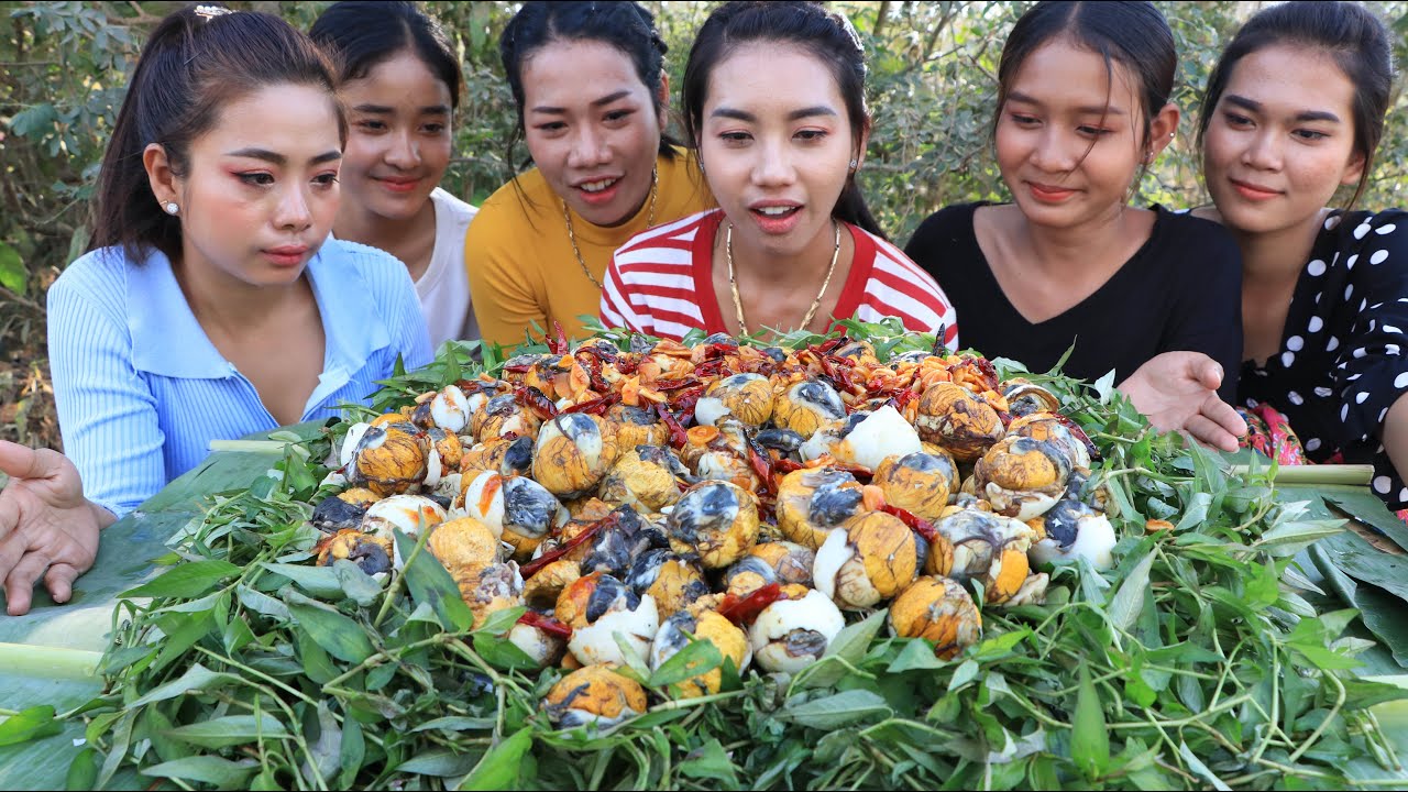 Wow yummy cooking duck egg with chili sauce recipe in my village - Amazing video