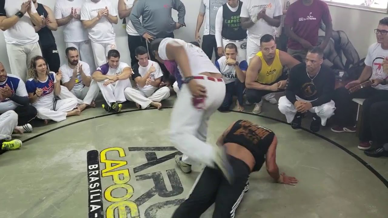 Aruê Capoeira com Mestre Pano, Mestre Ethienne ES, Mestre Peninha, mestra Jô e Mestre Deputado.