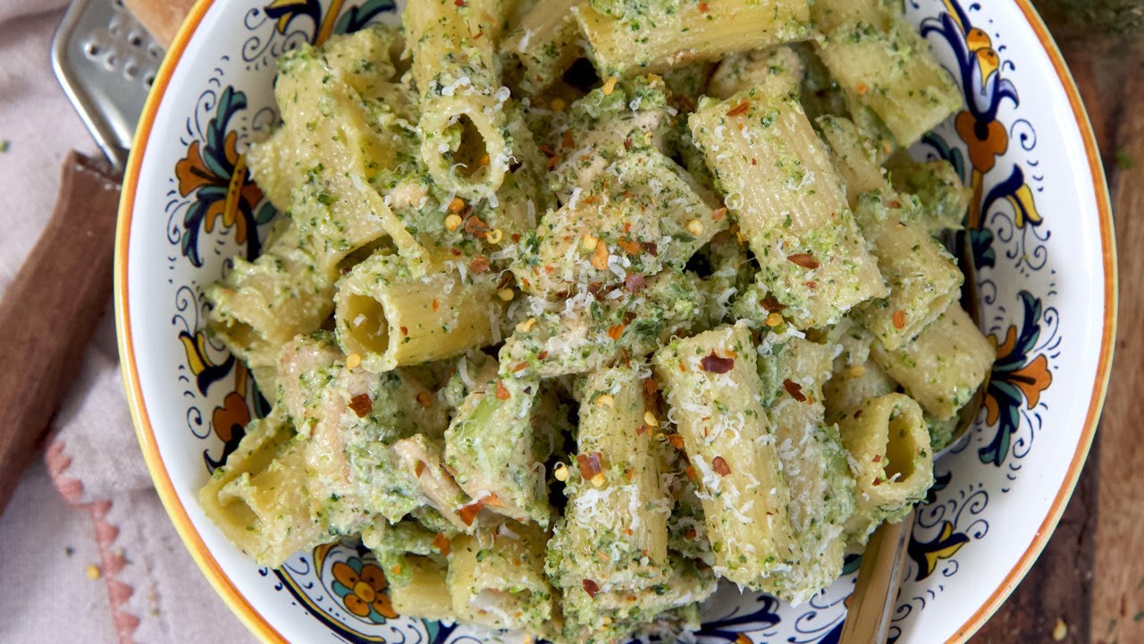 Laura Vitale Makes Rigatoni with Chicken & Ricotta