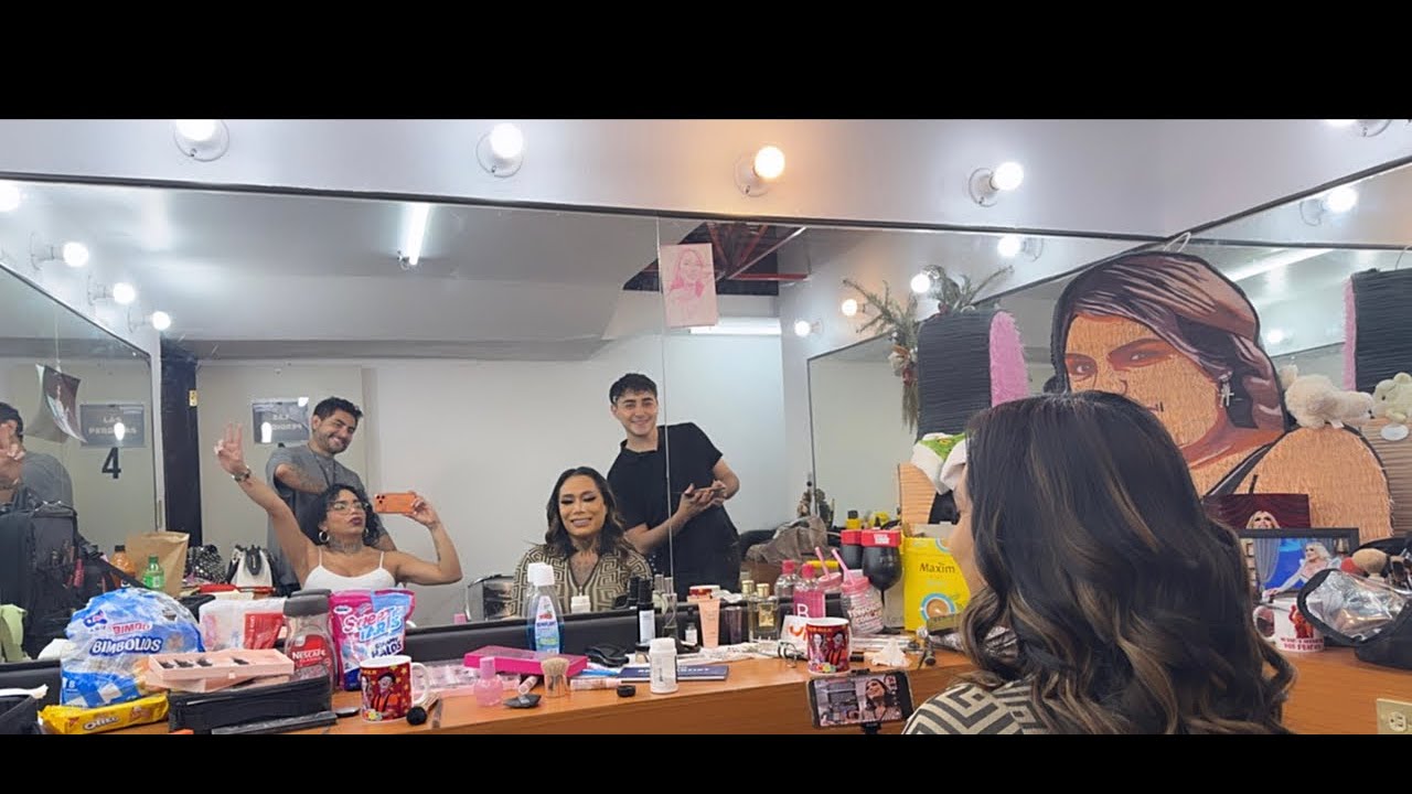 Paolita Suarez está en vivo hola cómo están? Seguimos en las obras de Teatro Tenorio ￼