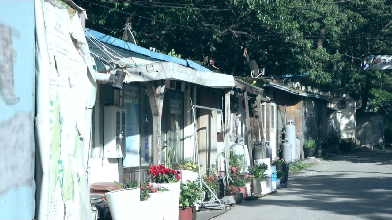 Poverty in South Korea (Those Left Behind)