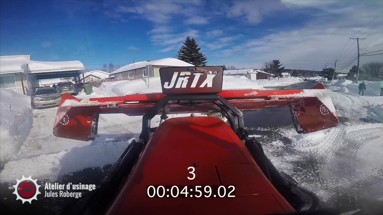 Démonstration - Comment déneiger 6 entrées résidentielles en 7 minutes avec une gratte à neige JRTX