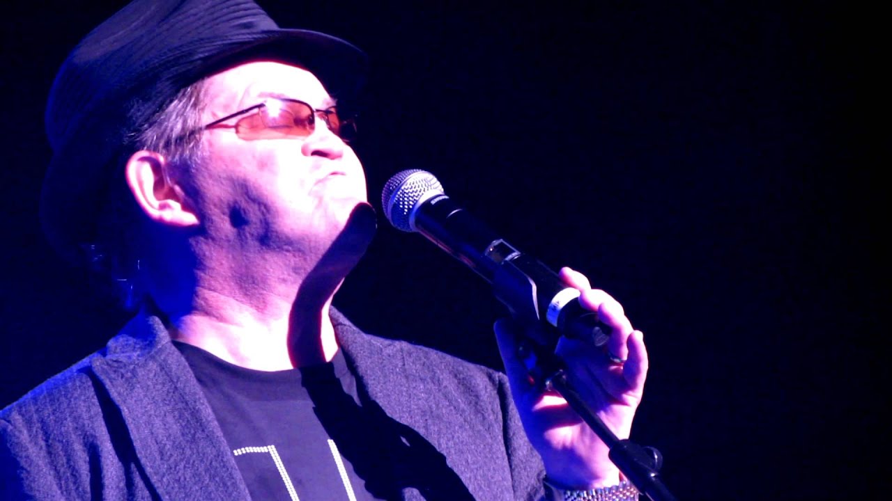 The Monkees - Micky Dolenz sings 