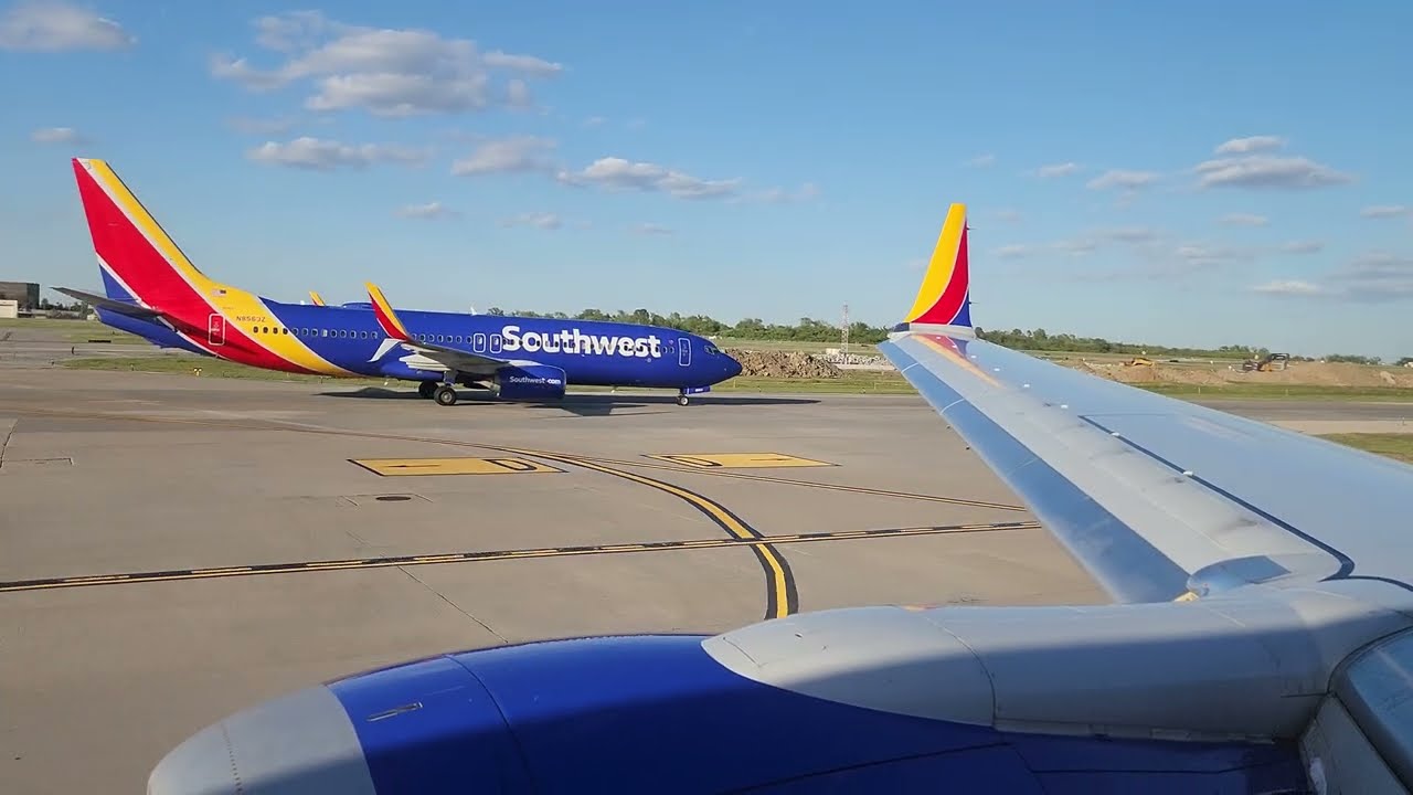 SWA Flight 2880 737-MAX8 Takeoff Out of St. Louis Lambert International Airport [4K]