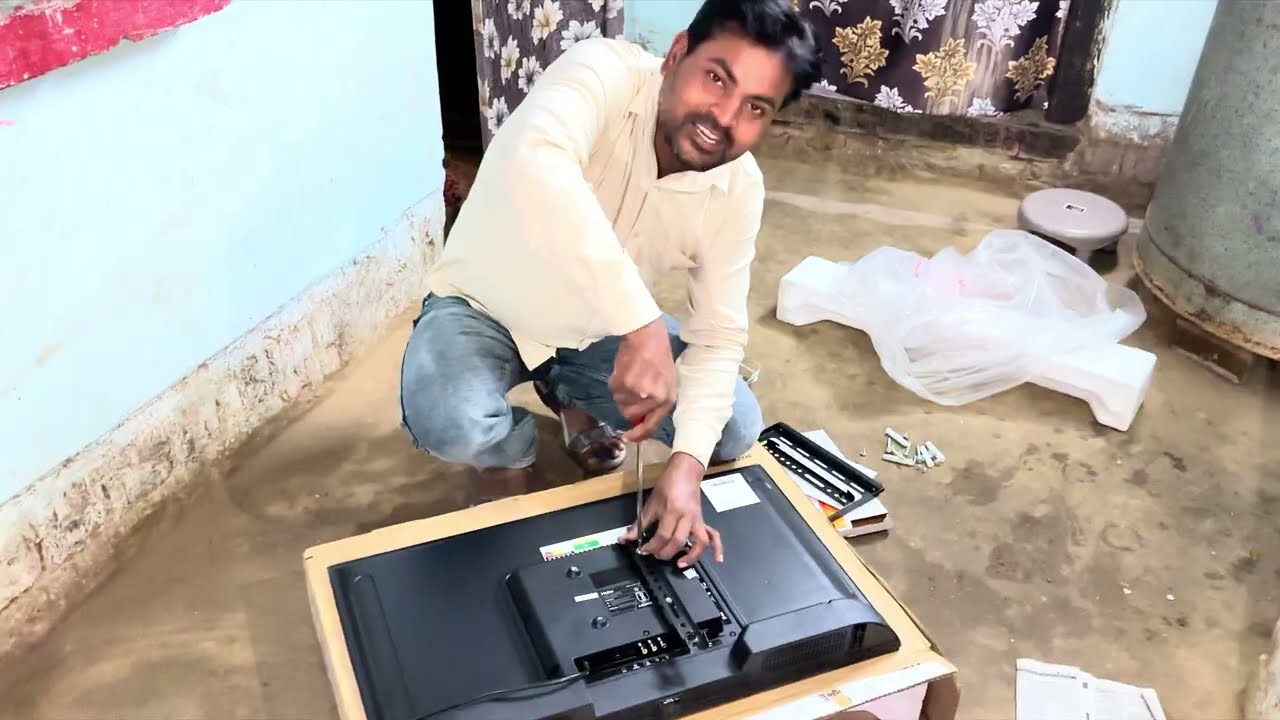 रेलगाड़ी 🚆 से ये वाला led tv लाया गया है||ये अलमीरा के अंदर सेट करना है ledtv||New Haier ledtv set 