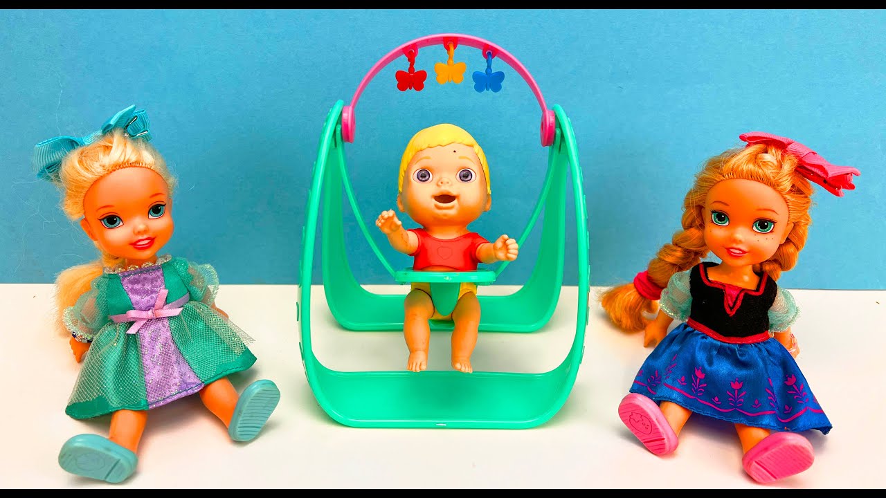 Elsa and Anna toddlers babysitters