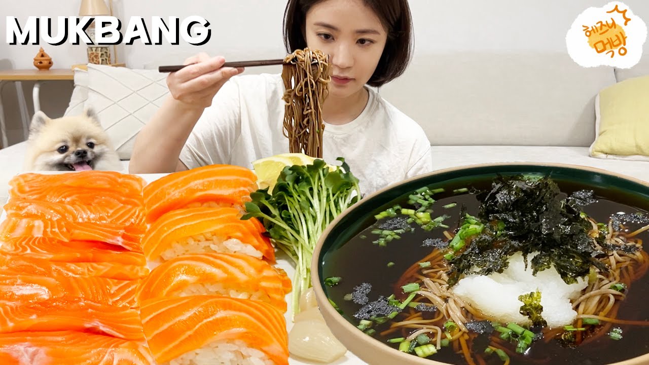 Суши с сырым лососем Сашими из лосося Холодная гречневая лапша ASMR MUKBANG EATING SHOW