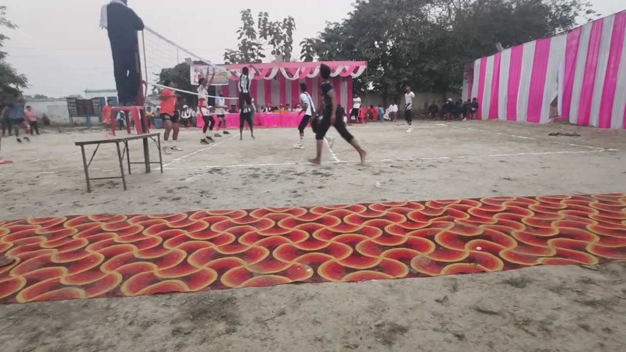 Lucknow Vs Azamgarh काफी टक्कर का जोरदार वॉलीबॉल मैच । #trending #viral #match #video 