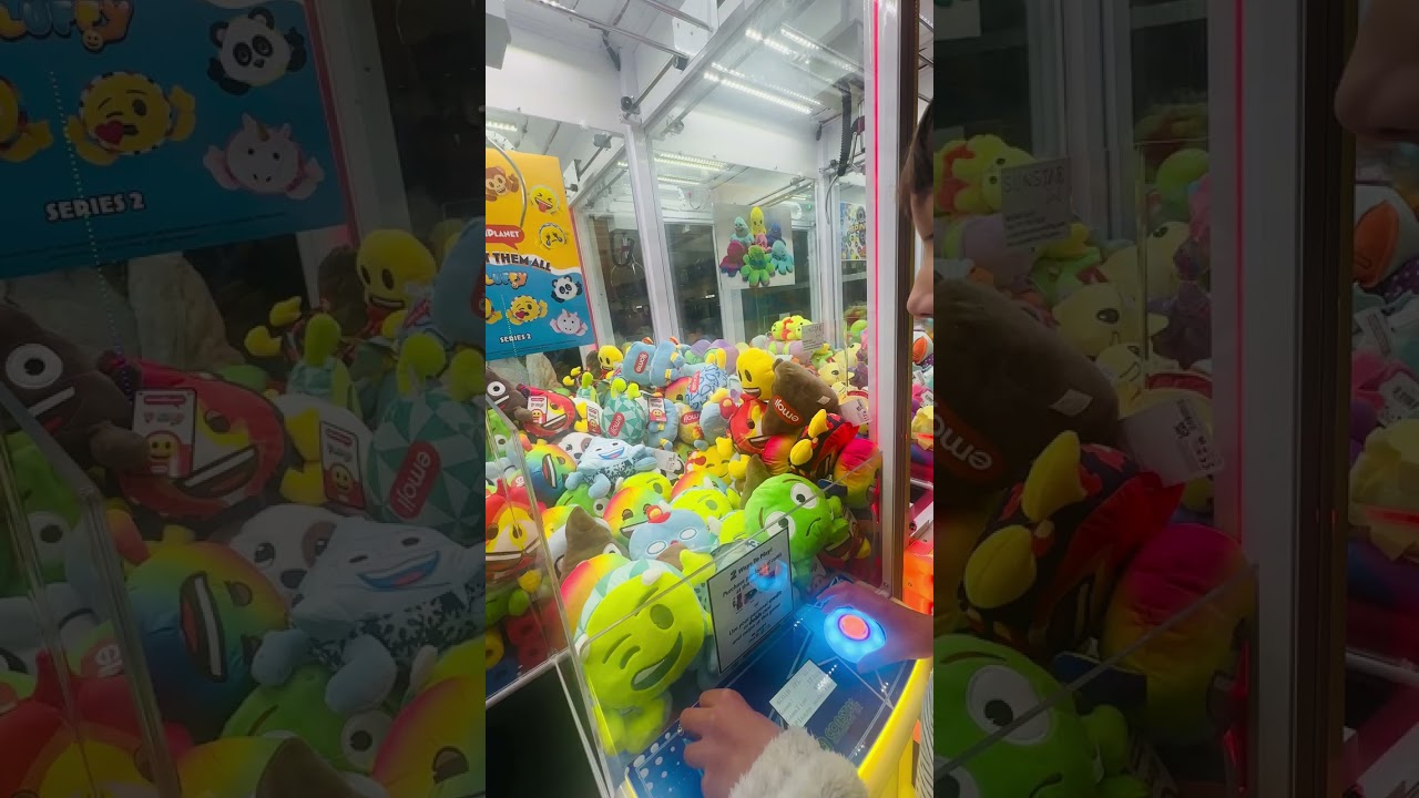 Claw machine fun 😂👍🏻