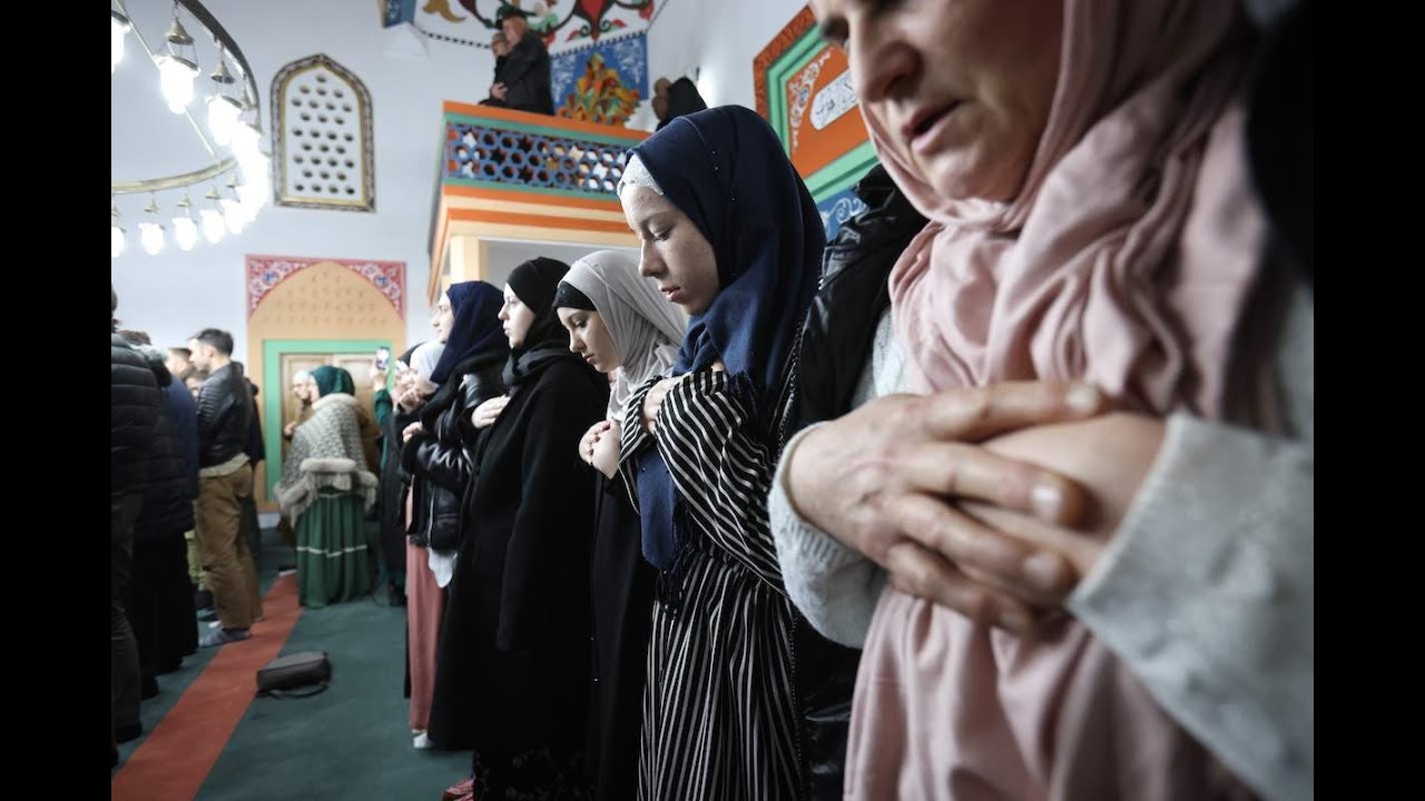 Čajniče: Klanjana prva teravija u Sinan-begovoj džamiji nakon 32 godine