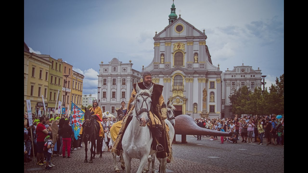 Opava slaví 800 let - Průvod městem 24  5  2024