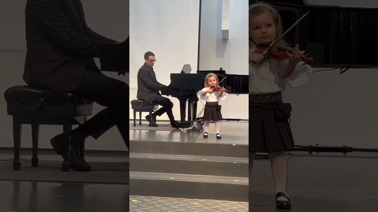 Violin recital of 3 y.o Angelica