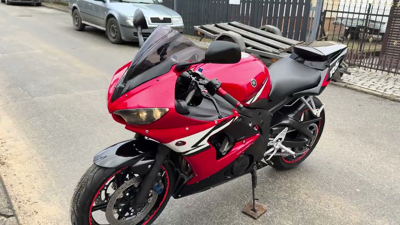 Yamaha R6 