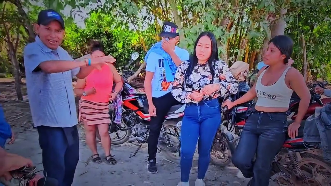 Don Gudi nalgeo a Ingrid frente de trucha fuerte problem4 gudi enfrente de Todos Abvzo de 