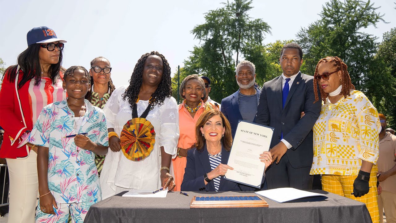 During Harlem Week, Governor Hochul Signs Legislation to Celebrate the History & Community of Harlem
