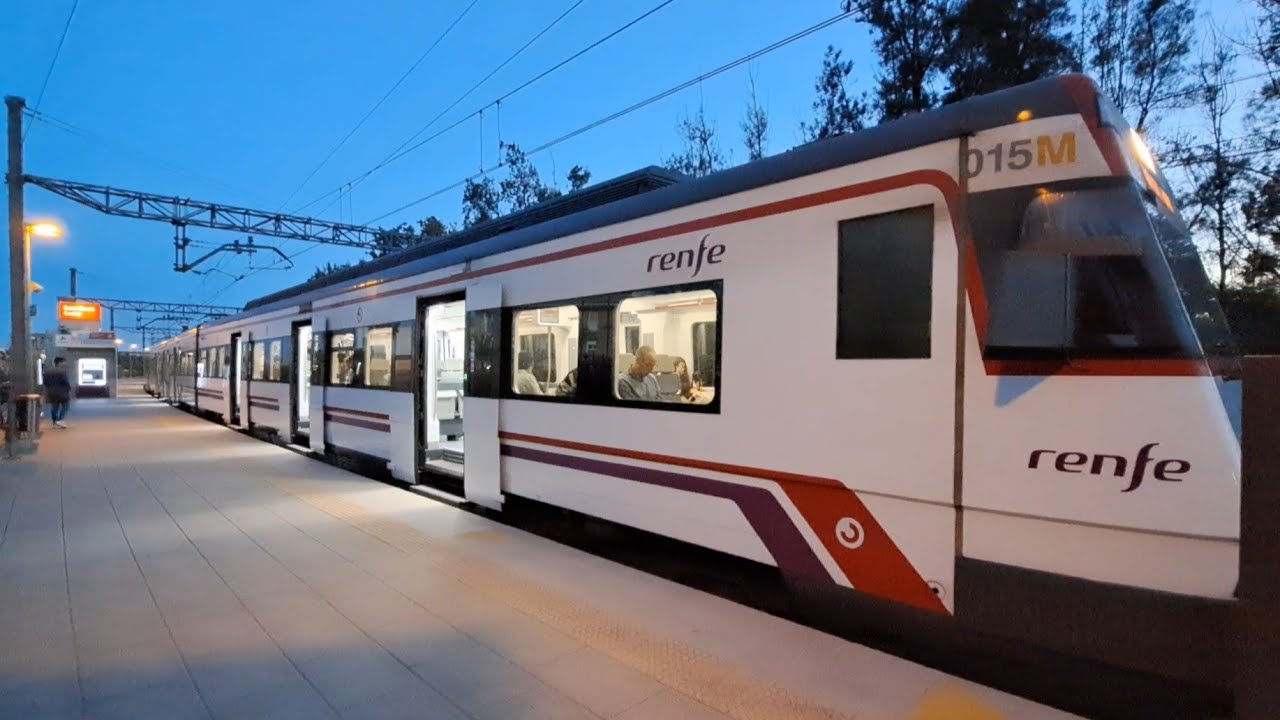 Regional Express Alicante - Valencia: Doble 447 saliendo de Sant Vicent Centre